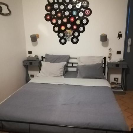 טולון Cath'S Place מראה חיצוני תמונה